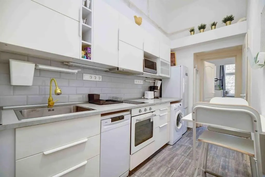 Brightside Apartment Budapest 0*,